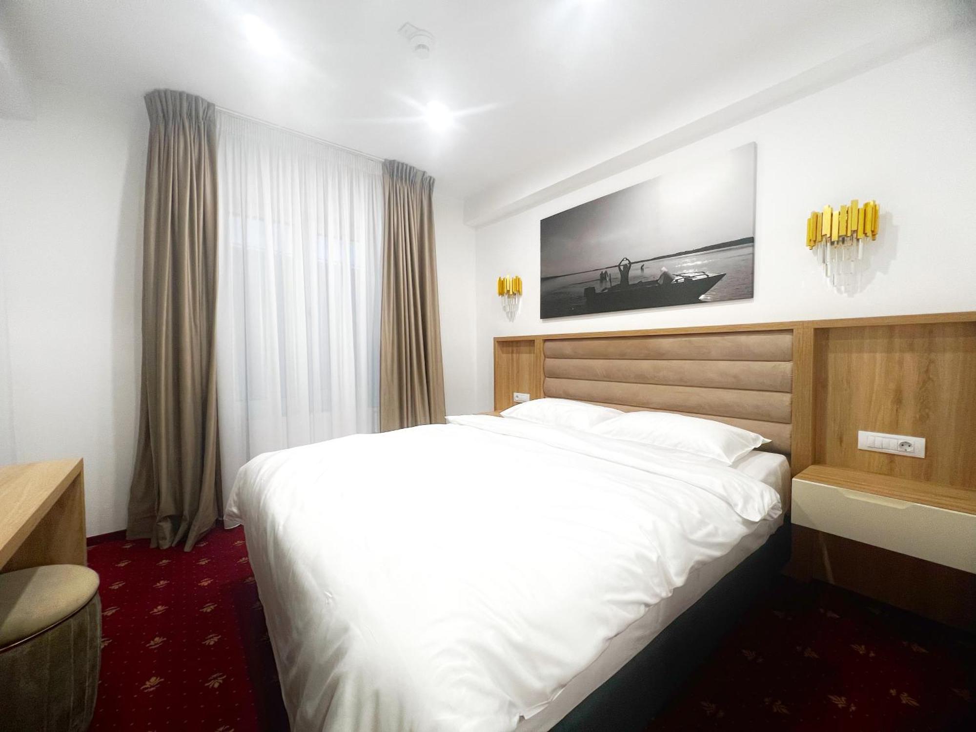 Mimi Hotel Corabia Buitenkant foto