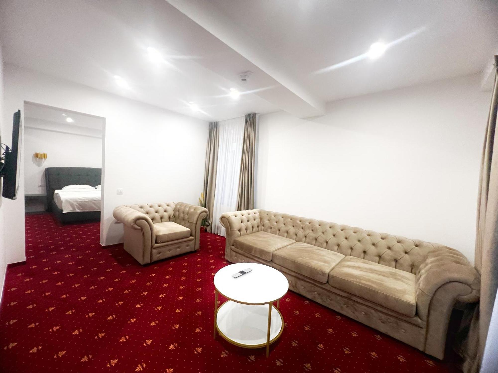 Mimi Hotel Corabia Buitenkant foto