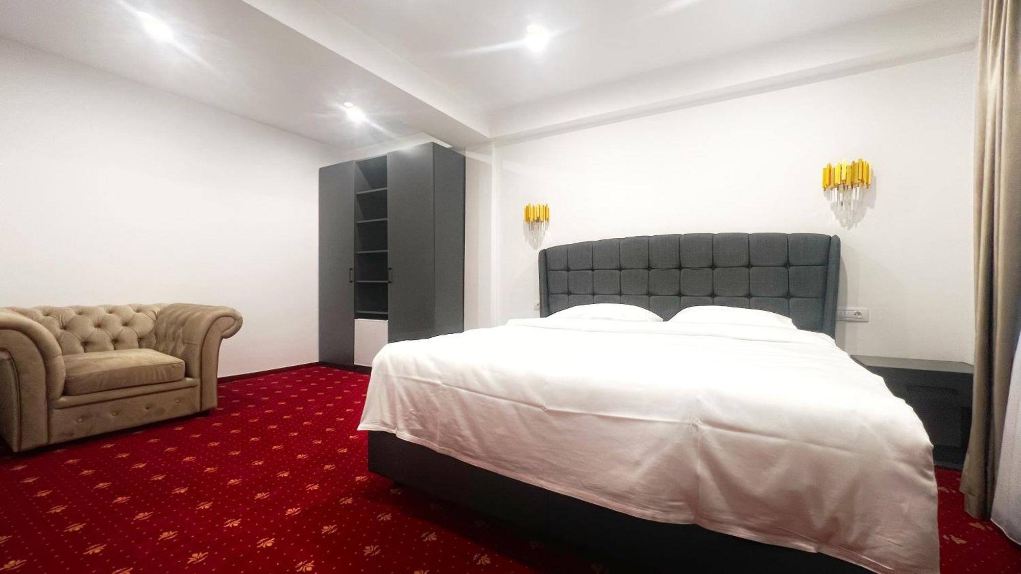 Mimi Hotel Corabia Buitenkant foto